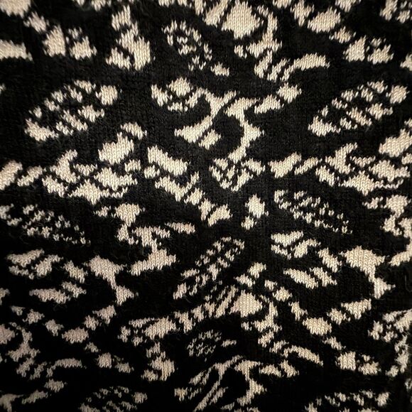 Belldini Black and Cream Patterned Long Open Knit Vest Cardigan Size Medium - Picture 6 of 9